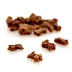 Sanadog Beef Bone-Shaped Training Treats with Raspberry and Spinach | Sniffy - Parima sõbra heaks Sanadog Beef Bone-Shaped Training Treats with Raspberry and Spinach | Sniffy - Parima sõbra heaks